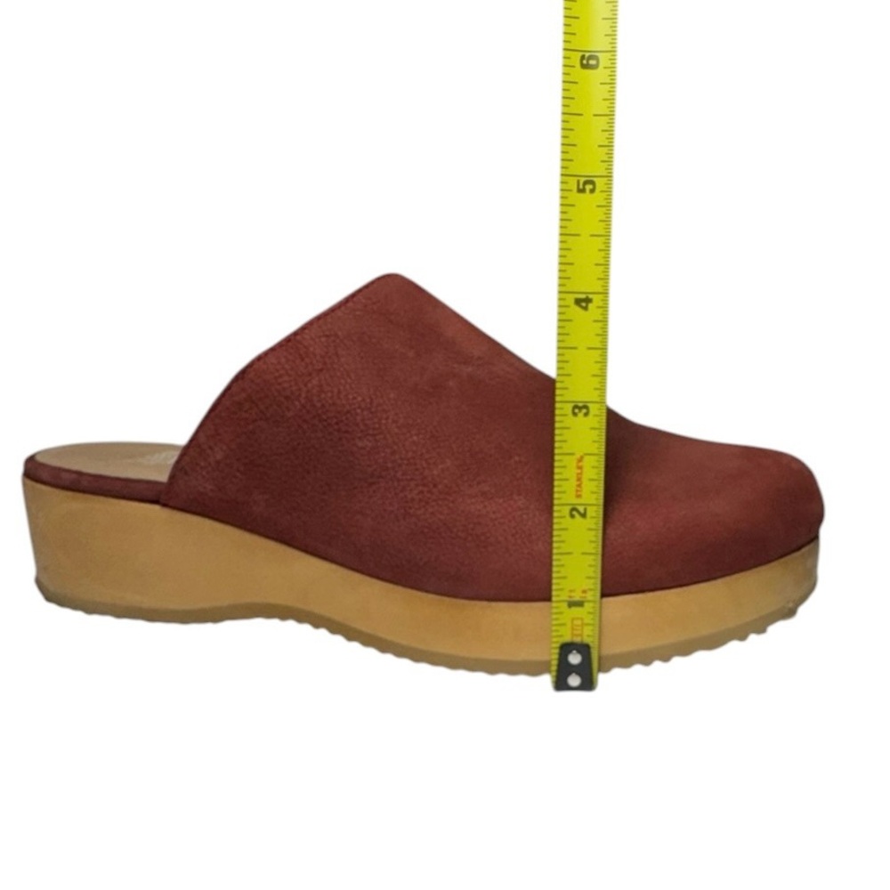 Eileen Fisher Leather Rust Colored Mules with Tan Sole Size 8 - Picture 11 of 13